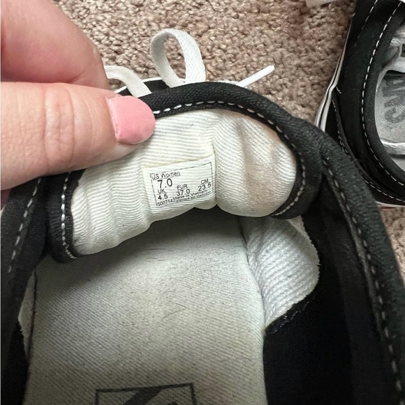 Vans - Picture 2 of 3